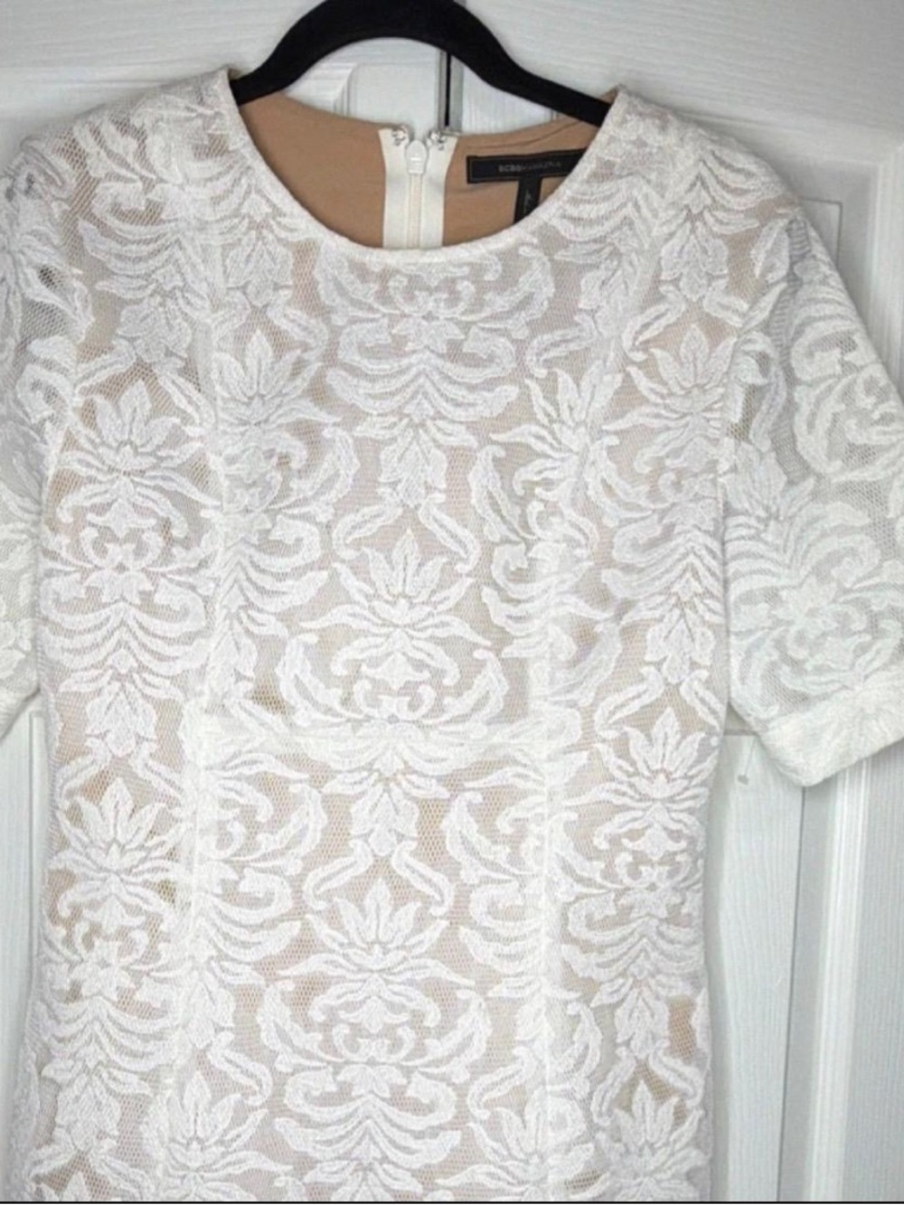 BCBGMaxAzria White Lace Floral Short Sleeve Top
